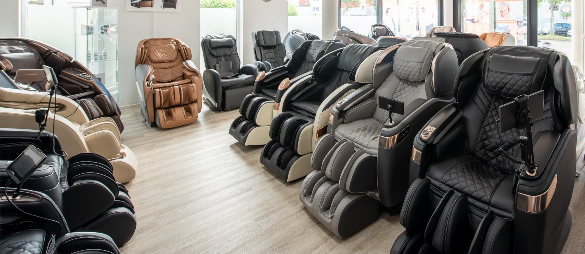 Выставка и шоу-рум Massage Chair World с консультациями экспертов